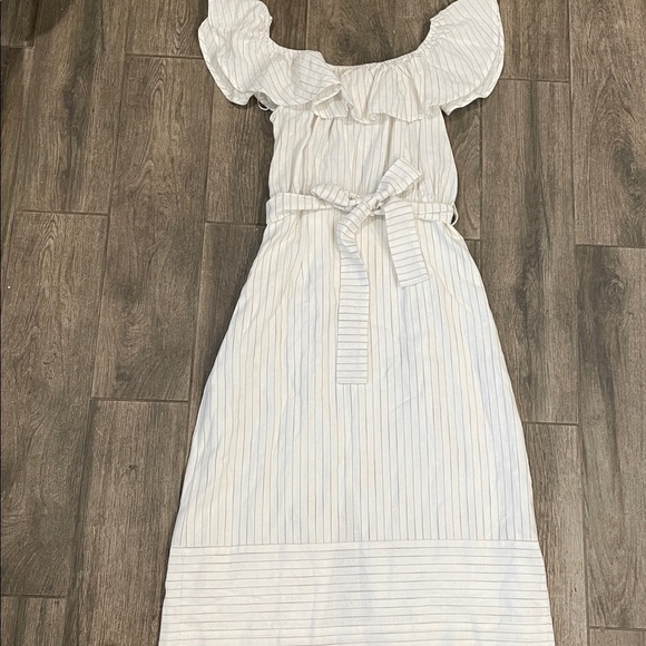 NWT Heatherly White and Tan Striped Lena Ruffle Off-Shoulder Dress - Picture 6 of 6